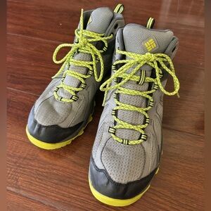 Mens 7.5 Columbia Peakfreak Mid Outdry Gray Lime Green Hiking Boots Like New
